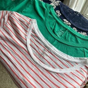 Old Navy crewneck tee bundle M & L